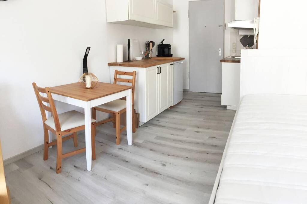 Apartment-Mitten In Konstanz, Gratis Parkplatz & Fahrrader, Netflix Tv Eksteriør bilde